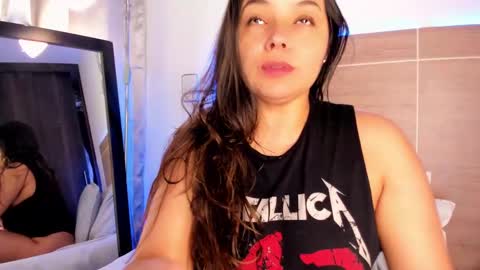 IG Yojanagomez  online show from February 12, 2025, 10:03 am