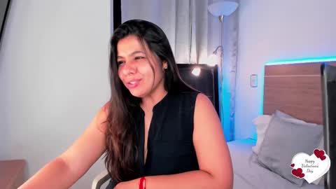 IG Yojanagomez  online show from February 16, 2025, 12:41 am