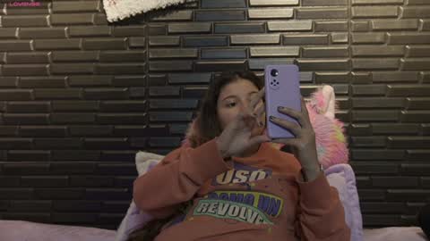 Mia online show from December 28, 2024, 4:41 am