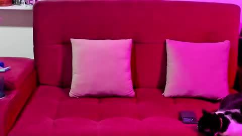 Mia online show from September 14, 2025, 1:05 am