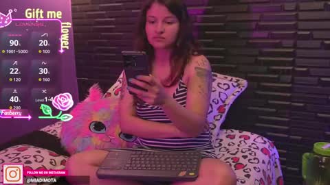 Mia online show from September 27, 2025, 5:34 am