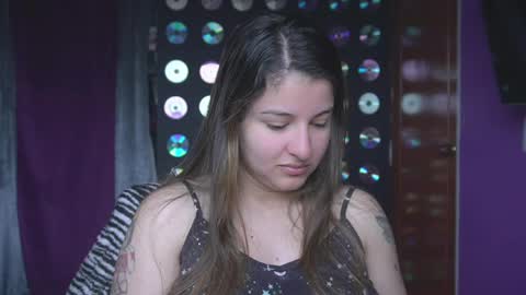 Mia online show from May 3, 2026, 3:18 pm