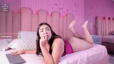 miafarrog online show from April 30, 2026, 8:57 pm