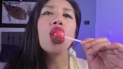 Snapshot of miafix chatting on September 11, 2025, 1:44 pm Mia Carter  Schedule 800 - 1430 gtm-5 online show from September 11, 2025, 1:44 pm