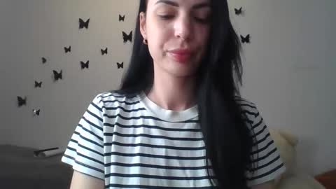 Mia online show from June 2, 2026, 10:01 pm