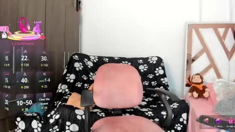 Snapshot of miagrey7 chatting on May 27, 2026, 5:32 pm Mia online show from May 27, 2026, 5:32 pm