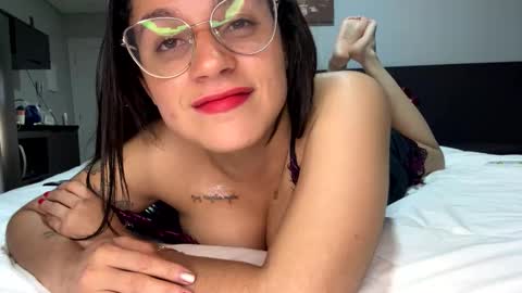 Snapshot of miahale chatting on December 21, 2024, 3:25 am Ms Mia  Owner Of  Your Mind online show from December 21, 2024, 3:25 am