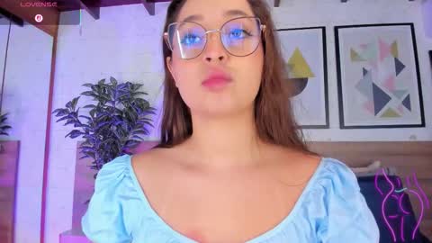 Mia  online show from January 9, 2026, 3:42 am