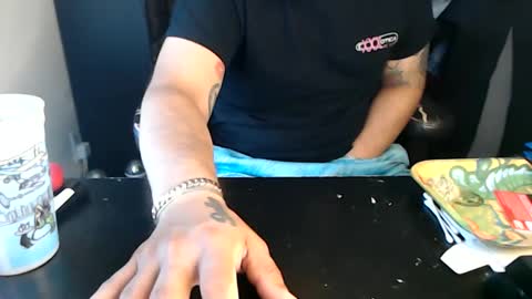 Snapshot of miaking chatting on October 1, 2025, 3:40 pm Mark online show from October 1, 2025, 3:40 pm