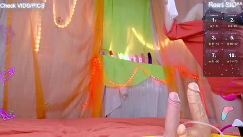 Mia online show from March 1, 2025, 4:37 am