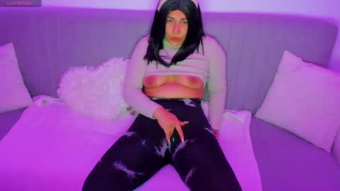 Snapshot of miakittyy chatting on May 4, 2026, 8:27 pm Mia Kittyy online show from May 4, 2026, 8:27 pm