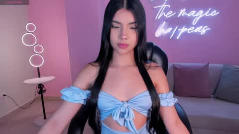 Snapshot of mialaurence_ chatting on April 18, 2026, 7:58 pm Call me Mia online show from April 18, 2026, 7:58 pm