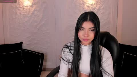Snapshot of mialaurence_ chatting on April 20, 2026, 7:26 pm Call me Mia online show from April 20, 2026, 7:26 pm