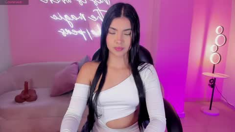 Snapshot of mialaurence_ chatting on April 23, 2026, 7:38 pm Call me Mia online show from April 23, 2026, 7:38 pm