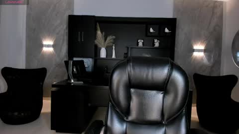 Snapshot of mialaurence_ chatting on May 11, 2026, 7:11 pm Call me Mia online show from May 11, 2026, 7:11 pm