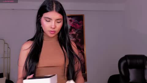 Snapshot of mialaurence_ chatting on May 20, 2026, 6:47 pm Call me Mia online show from May 20, 2026, 6:47 pm