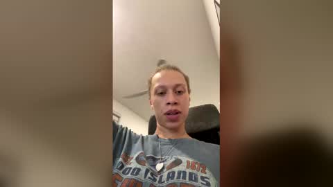 mialuvsyourllybad online show from May 24, 2026, 4:28 am