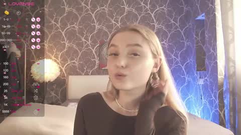 Mia online show from March 31, 2026, 1:00 pm