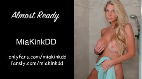 Mia online show from November 14, 2025, 3:38 am