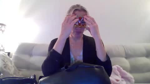 Snapshot of miamitransgirl305 chatting on March 24, 2026, 4:06 am miamitransgirl305 online show from March 24, 2026, 4:06 am