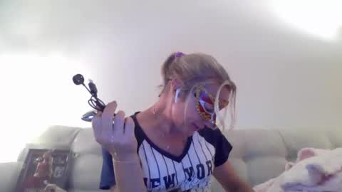 Snapshot of miamitransgirl305 chatting on March 25, 2026, 2:17 am miamitransgirl305 online show from March 25, 2026, 2:17 am