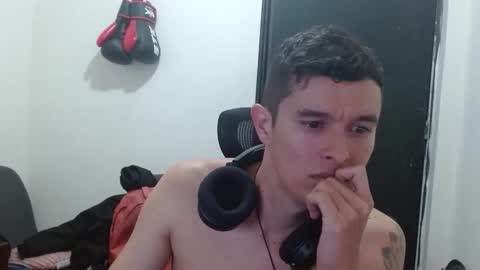 Snapshot of miaou_miaou chatting on October 11, 2025, 10:52 pm miaou_miaou online show from October 11, 2025, 10:52 pm