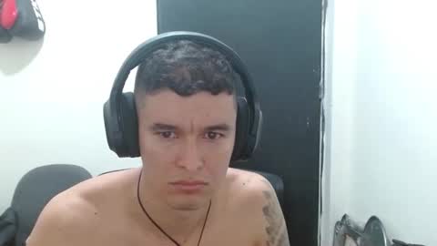 Snapshot of miaou_miaou chatting on November 16, 2025, 11:32 pm miaou_miaou online show from November 16, 2025, 11:32 pm