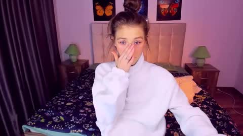 Mia online show from December 8, 2024, 12:51 am