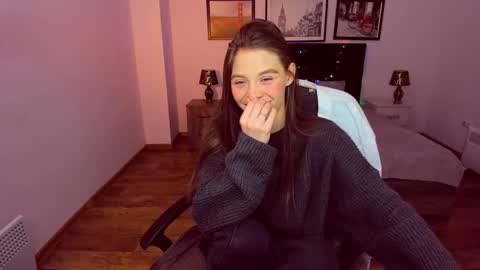 Mia online show from December 18, 2024, 10:02 pm