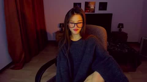 Mia online show from December 20, 2024, 6:02 pm