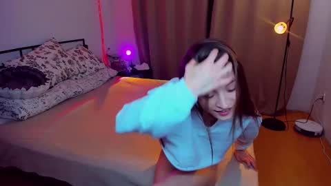 Mia online show from February 3, 2025, 9:50 pm