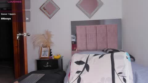 miapearls_ online show from February 20, 2026, 6:26 am