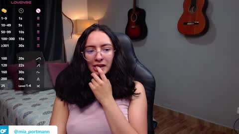 MIAPORTMANN online show from January 23, 2025, 9:39 am