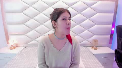 Snapshot of miaqueen021 chatting on February 5, 2025, 12:27 pm Sweetie Mia online show from February 5, 2025, 12:27 pm