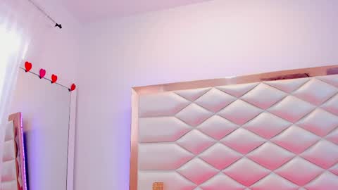 Snapshot of miaqueen021 chatting on February 25, 2025, 6:31 pm Sweetie Mia online show from February 25, 2025, 6:31 pm