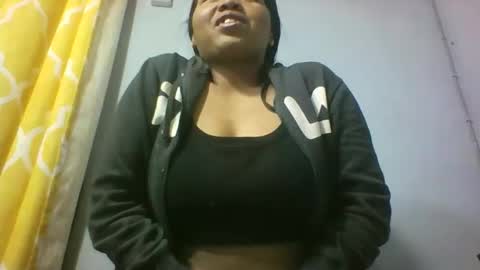 miarii online show from September 26, 2025, 5:44 am