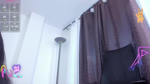 Snapshot of miarobertsmilf chatting on May 7, 2026, 10:37 pm Mia Milf online show from May 7, 2026, 10:37 pm