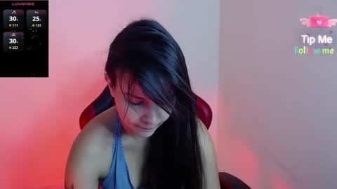 miarobinn_ online show from November 25, 2025, 8:47 am