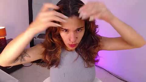miascarlet_16 online show from January 13, 2026, 1:27 pm