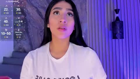 miascott5 online show from September 21, 2025, 3:41 am