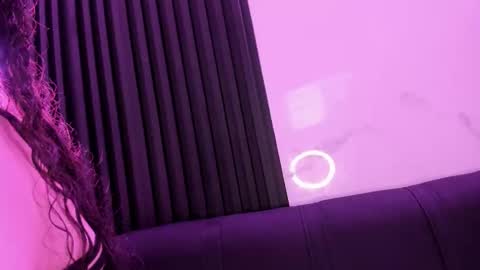 miascott5 online show from November 29, 2025, 5:32 am