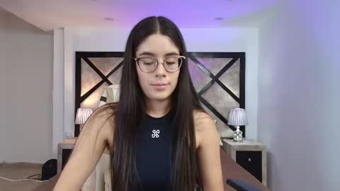 Snapshot of miasilverr chatting on November 8, 2025, 8:07 pm Mia online show from November 8, 2025, 8:07 pm