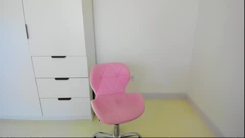 miastripdance online show from September 29, 2025, 9:58 am