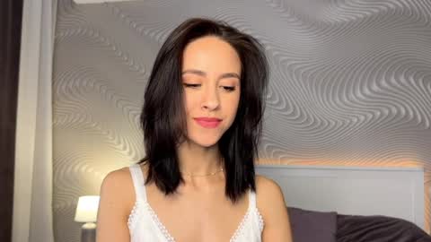 Mia online show from April 2, 2026, 8:12 am