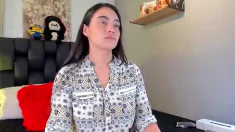 miavelvet1 online show from November 5, 2025, 3:28 am