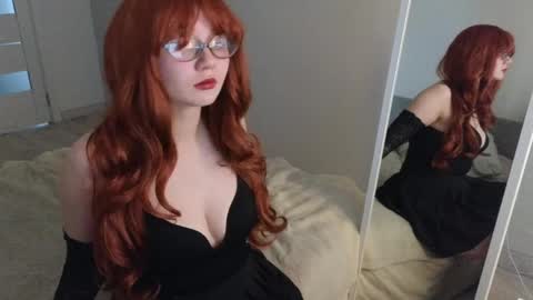 Snapshot of miaweil chatting on May 27, 2026, 11:40 am Mia online show from May 27, 2026, 11:40 am