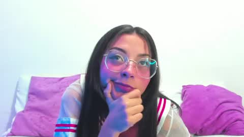 MiaWeiss online show from June 30, 2026, 3:35 pm
