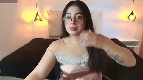 Snapshot of miawils_ chatting on June 24, 2026, 11:53 am M I A W I L S online show from June 24, 2026, 11:53 am