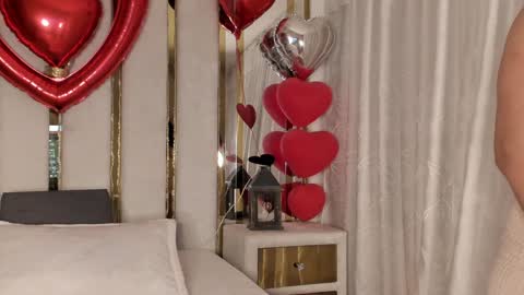 Snapshot of micaelahott_ chatting on February 2, 2025, 6:37 am micaelahott_ online show from February 2, 2025, 6:37 am