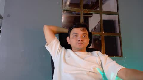 Snapshot of michael0730 chatting on February 10, 2026, 2:04 am d Ricardo online show from February 10, 2026, 2:04 am